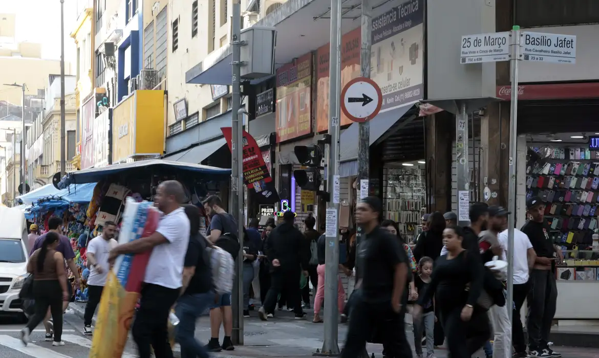 São Paulo (SP), 17/07/2025 - Movimento na Rua 25 de Março, que sofreu críticas do governo dos Estados Unidos. Foto: Paulo Pinto/Agência Brasil