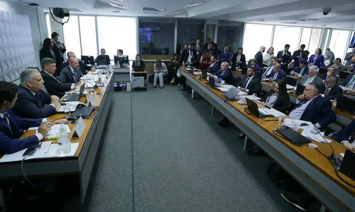 Brasília (DF), 11/09/2025 - Reunião da Comissão Parlamentar Mista de Inquérito do INSS para ouvir o depoimento do ex-presidente do INSS e ex-ministro do Trabalho e Previdência José Carlos Oliveira (Ahmed Mohamad Oliveira Andrade). Foto: Lula Marques/Agência Brasil