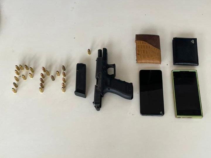 Prisão porte ilegal arma Conquista d'Oeste: dois detidos