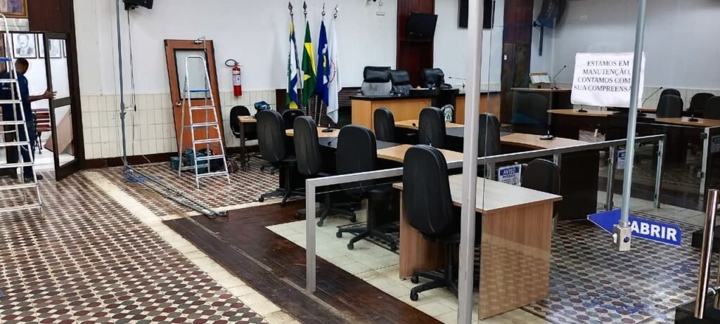 Reparos no Plenário: Câmara de Cáceres adia sessão ordinária
