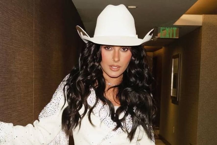 Ana Castela cálculo renal: cantora explica adiamento de show