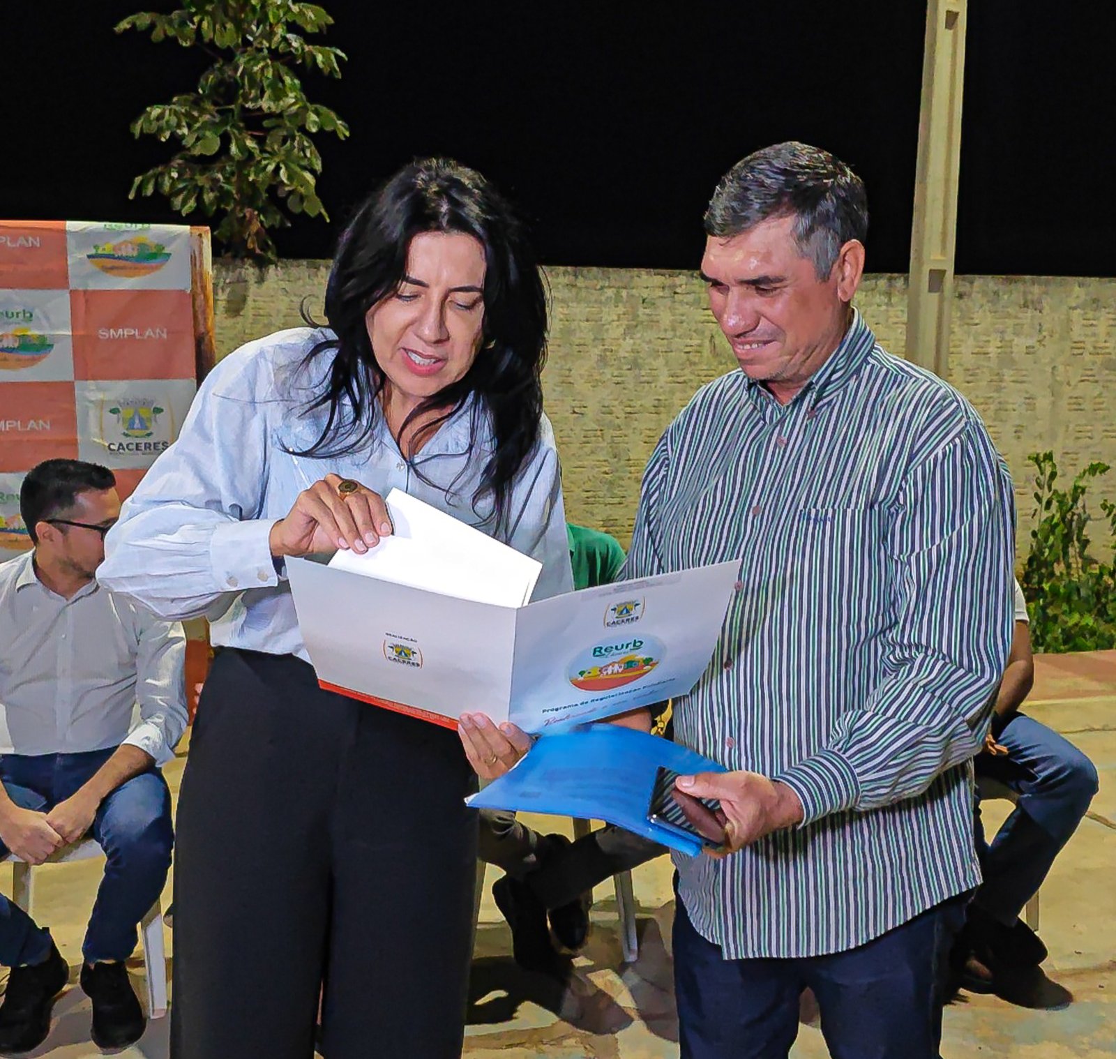 REURB Cáceres: Prefeitura entrega 100 escrituras no bairro São José