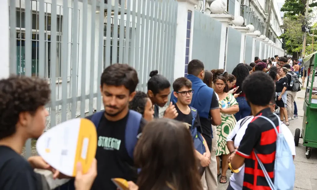 Orientação Enem: Governo Federal envia mensagens e lança ferramentas