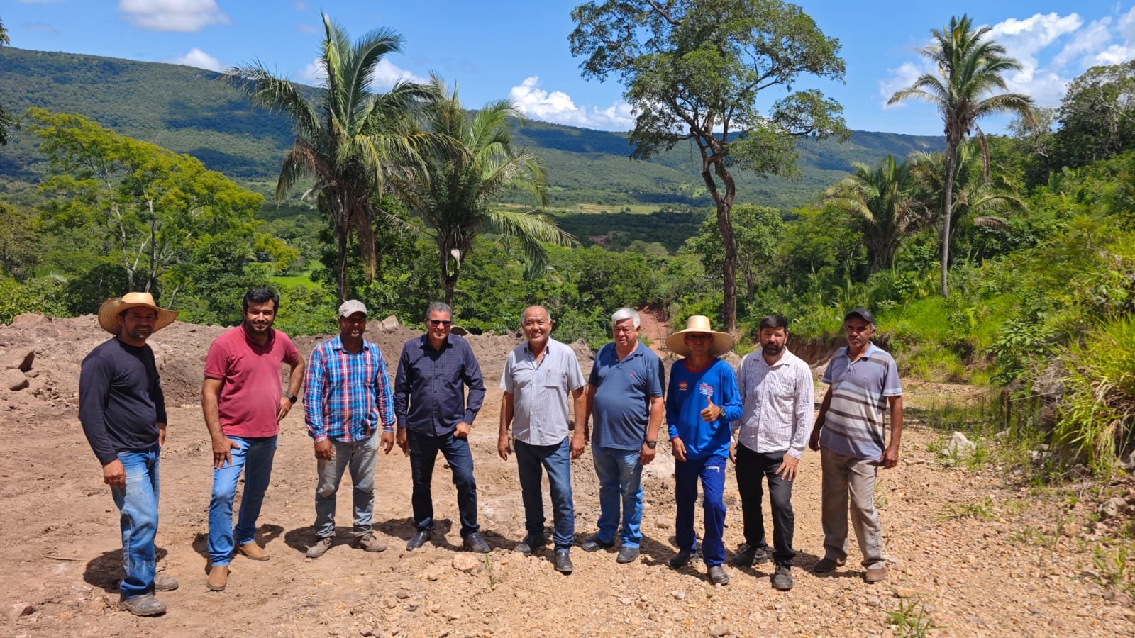 Melhoria de Estradas em Cáceres: Prefeitura e Comunidade Agem