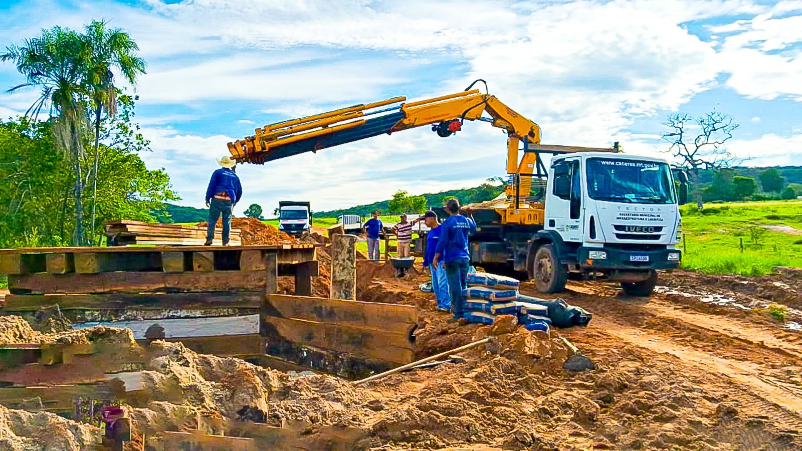 Reconstrução ponte Cáceres: Prefeitura restaura estrutura de madeira