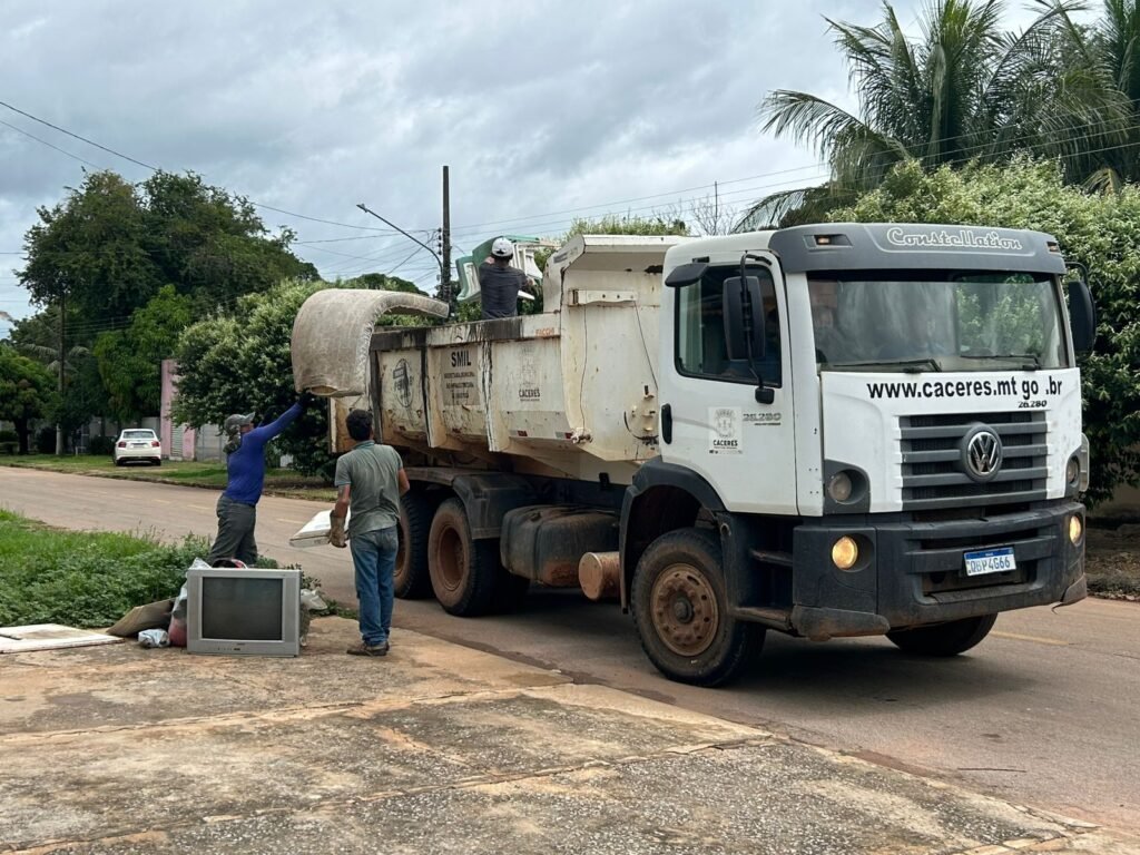 Mutirão de limpeza em Cáceres: Prefeitura e Águas do Pantanal combatem dengue
