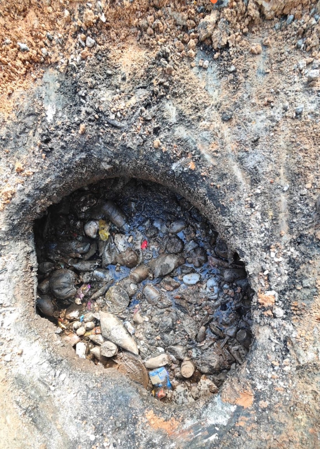 Limpeza de bueiros em Cáceres: ação no entorno da Praça da Feira