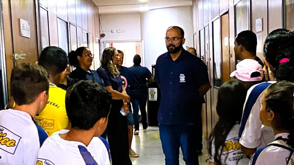 Colégio Bíblico Câmara: Escola do Legislativo recebe alunos em Cáceres