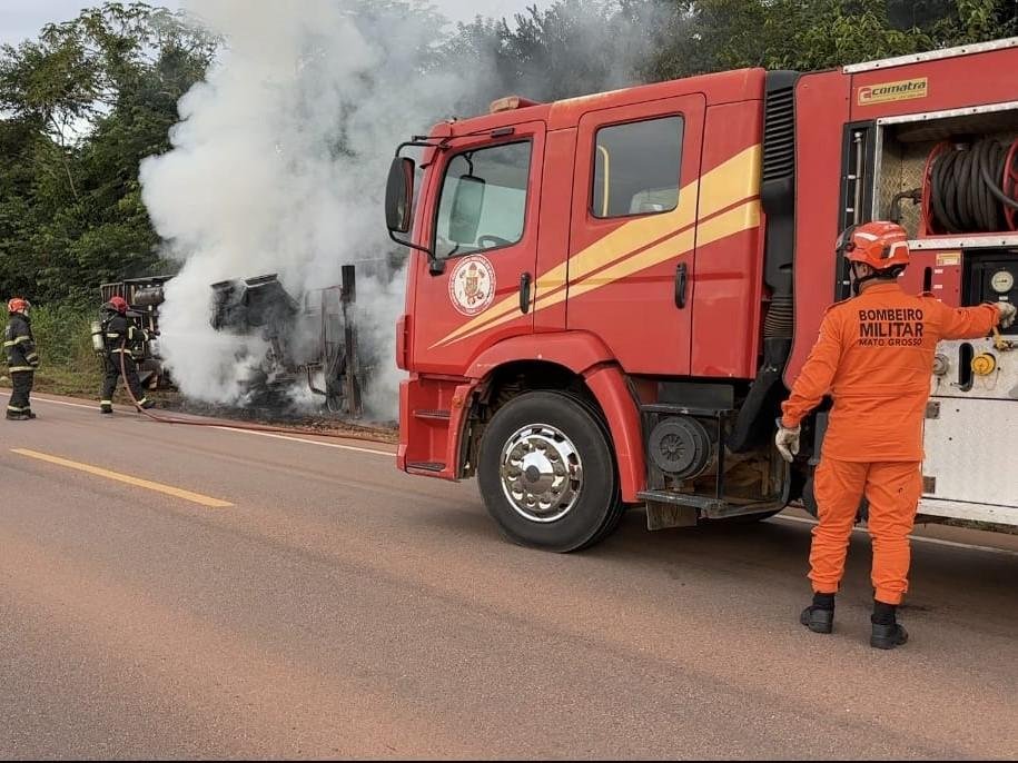 Incêndios em veículos: Bombeiros combatem três ocorrências