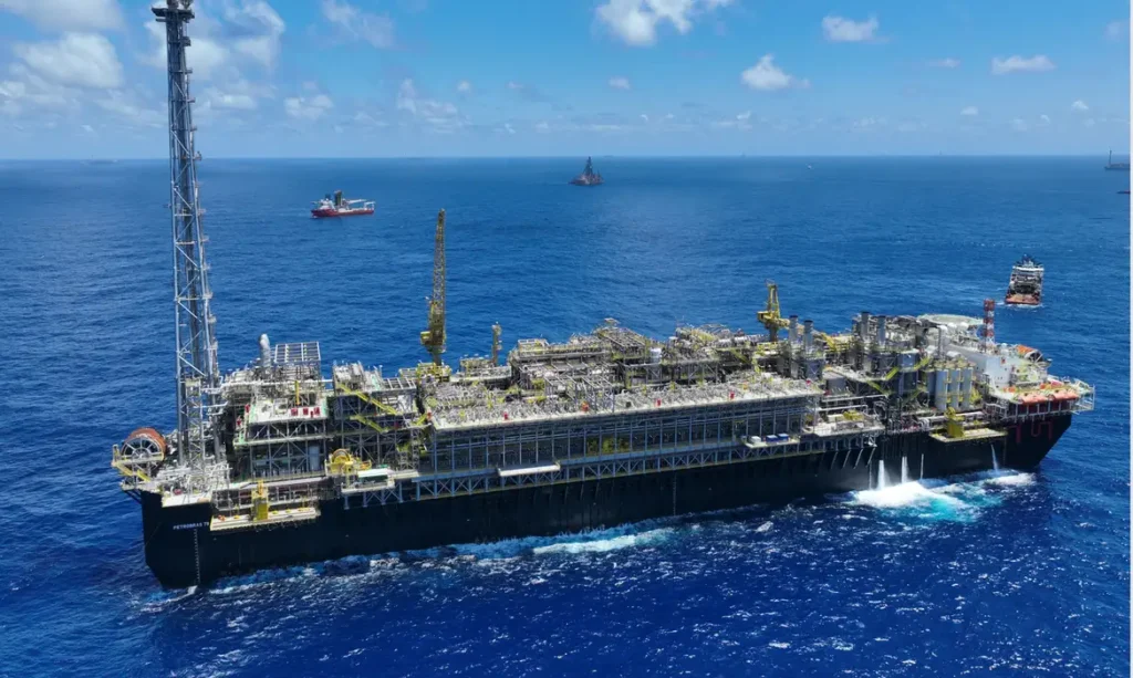 Exportações de combustível: Conflito no Oriente eleva vendas