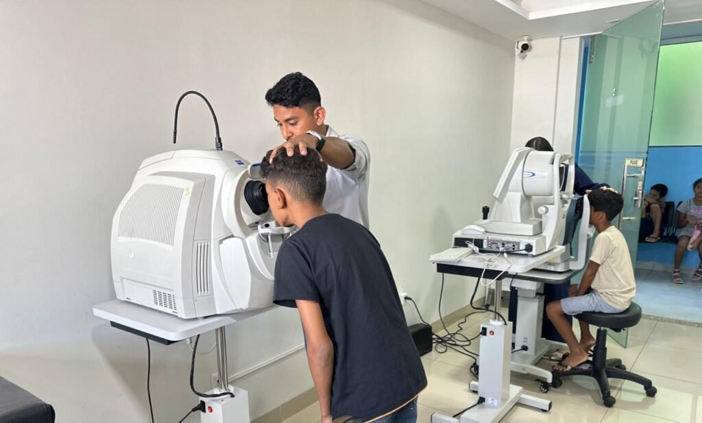 Atendimento oftalmológico em Cáceres: programa beneficia alunos