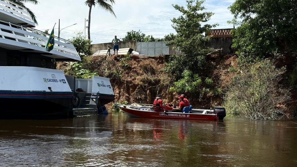 Buscas por idoso em Cáceres: Bombeiros intensificam trabalhos
