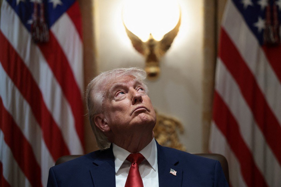 Passagem de petroleiros no Estreito: Irã permitiu travessia, diz Trump