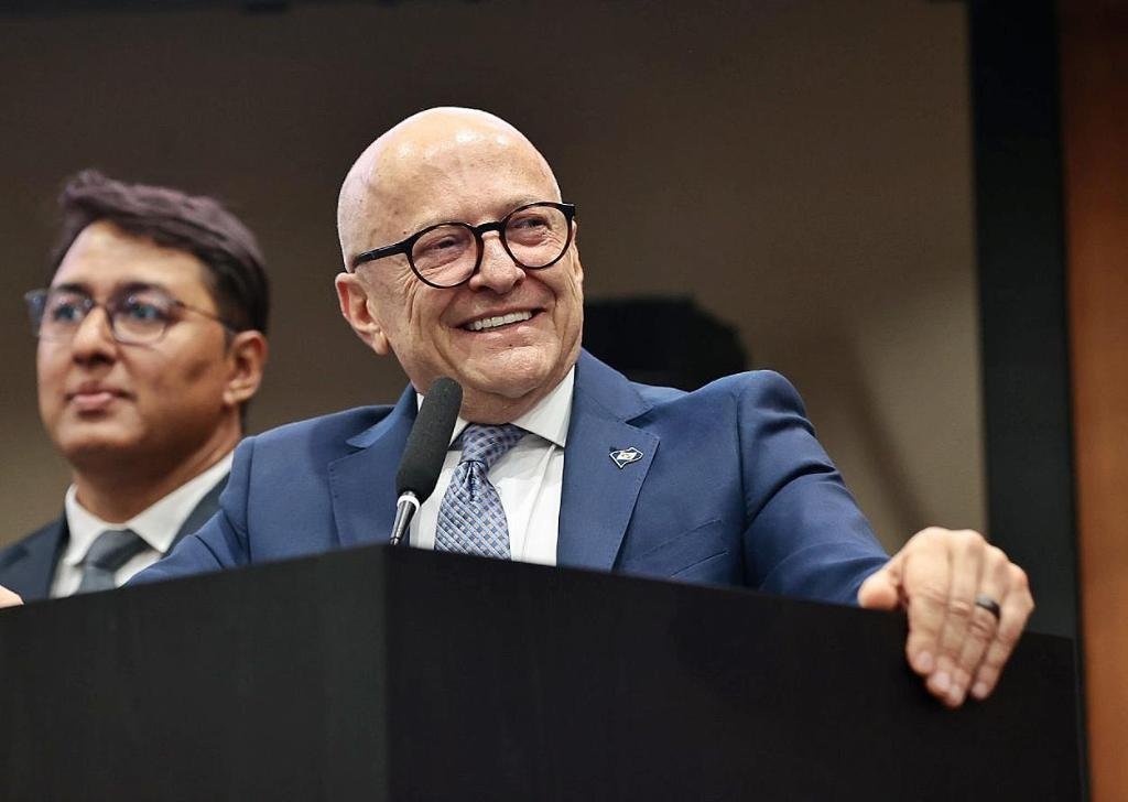 Governador Otaviano Pivetta toma posse e promete parcerias