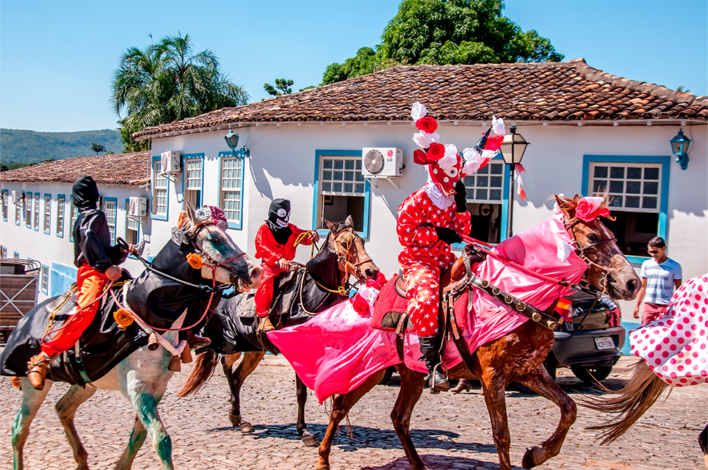 Apoio às festas tradicionais: Câmara de Cáceres convida para debate