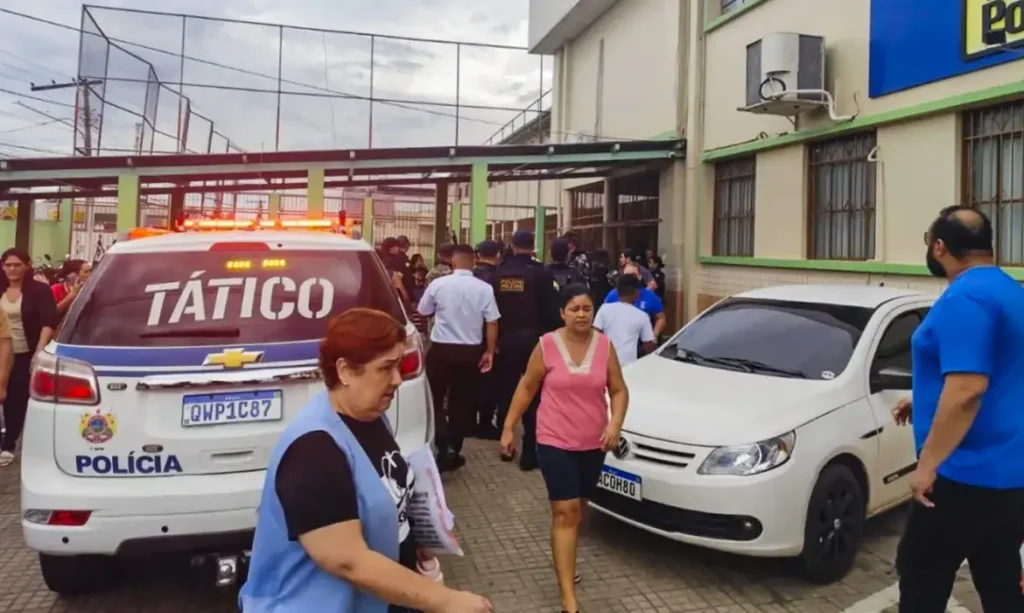 Adolescente invade escola e mata funcionárias no Acre