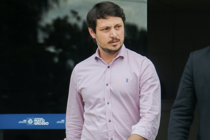 TJ revoga tornozeleira: filho de Silval segue em regime aberto