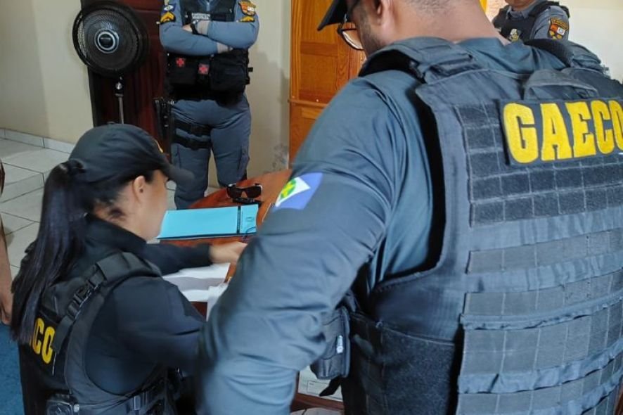 Operação do Gaeco mira grupo criminoso com R$ 2,8 milhões