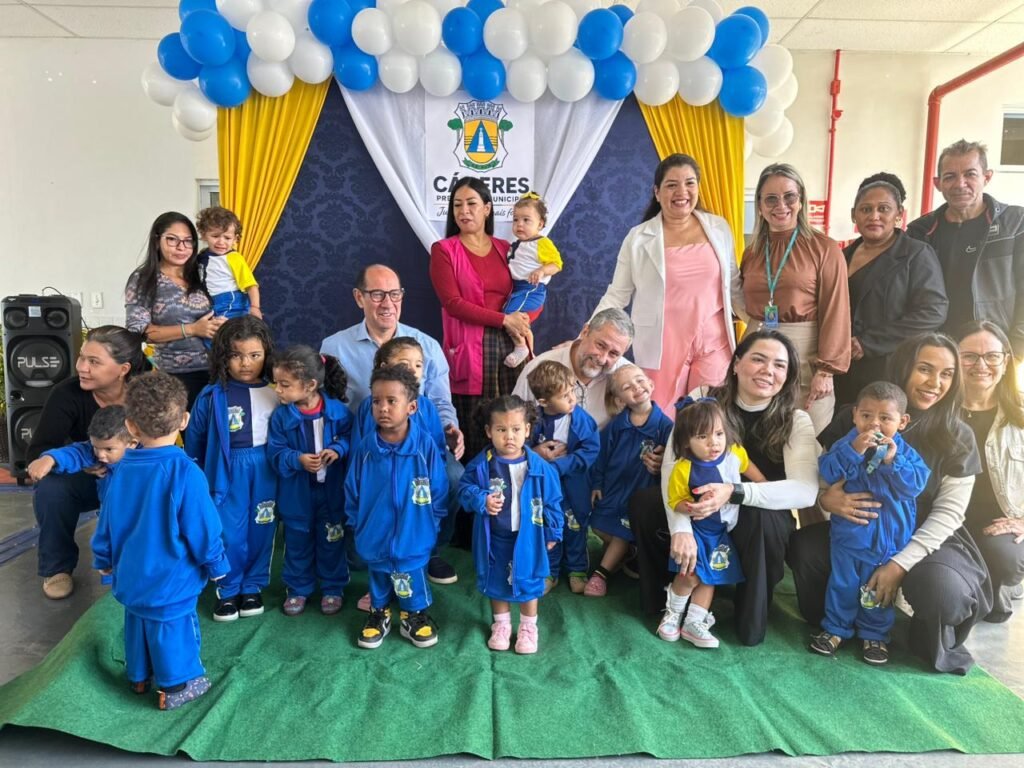 Entrega de uniformes: Prefeitura de Cáceres inicia ação