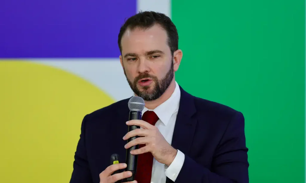 O programa Desenrola 2.0 renegocia quase R$ 1 bilhão