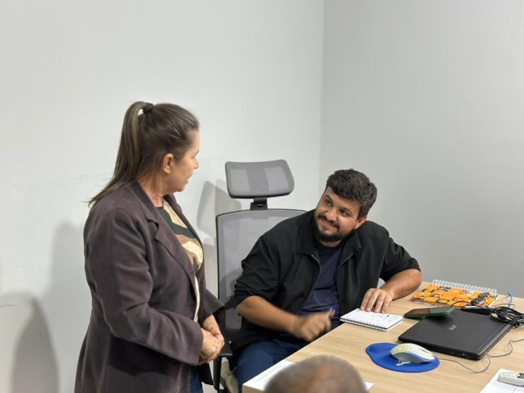 Entrega de polivitamínicos para hemodiálise em Cáceres