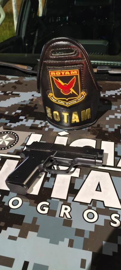 Dupla presa com simulacro de arma de fogo em Cáceres