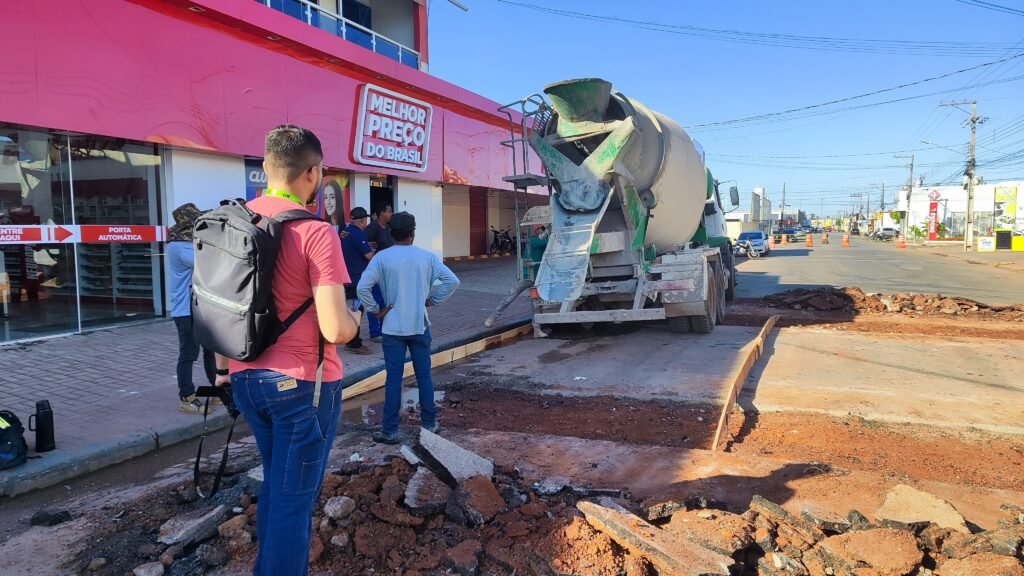 Parceria entre Prefeitura e Economize constrói passarela elevada