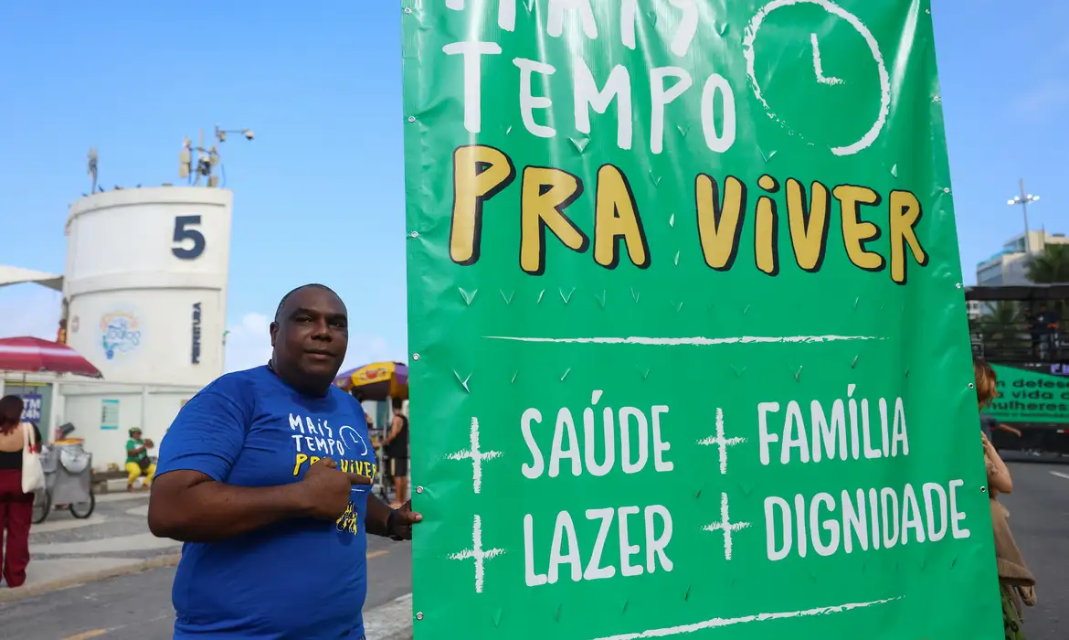 PEC do fim da escala 6x1 é aprovada na Câmara e segue ao Senado