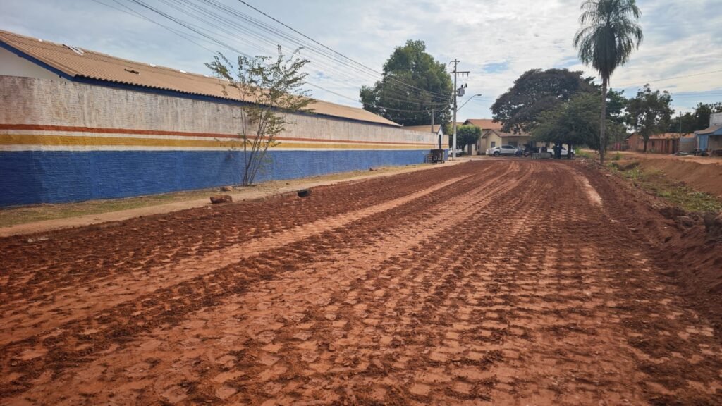 Prefeitura de Cáceres no Vila Irene realiza limpeza e patrolamento