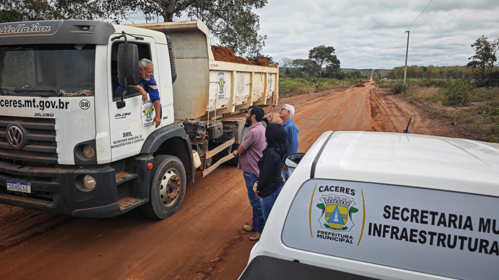 Prefeita de Cáceres visita zona rural e acompanha demandas