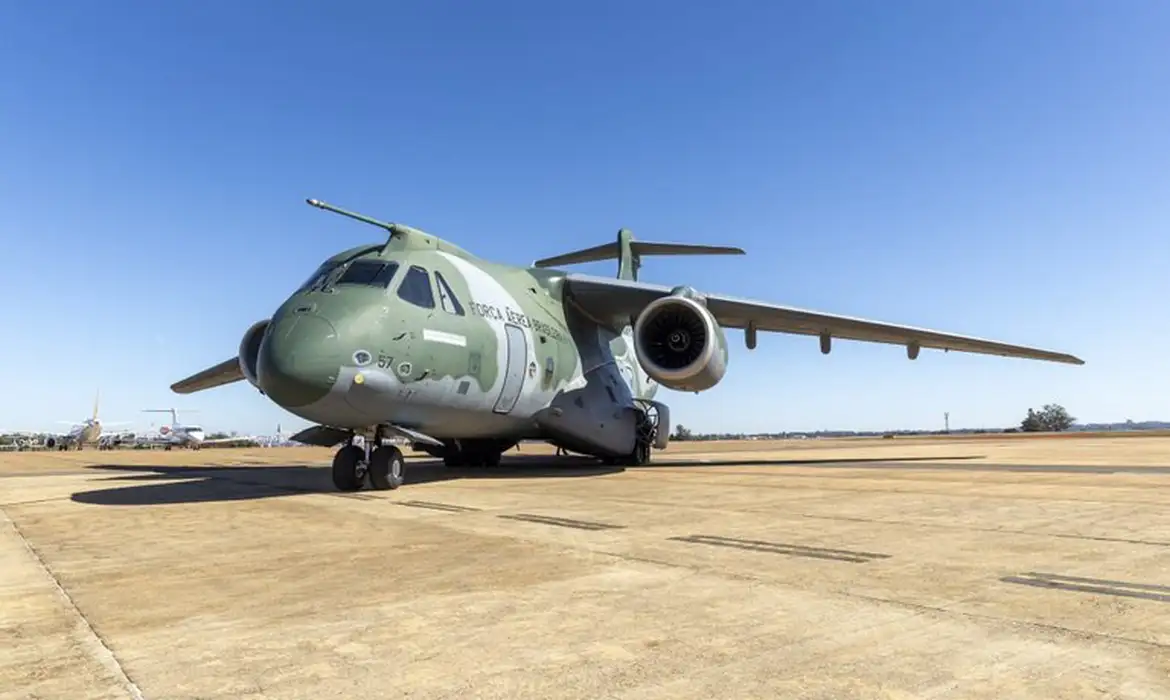 Avião da FAB decola para missão humanitária na Venezuela