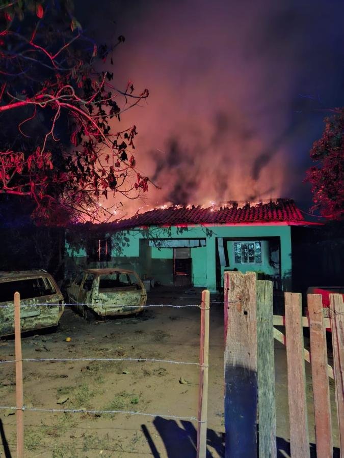 Incêndio de casa em Cáceres: Residência de idosa de 94 anos