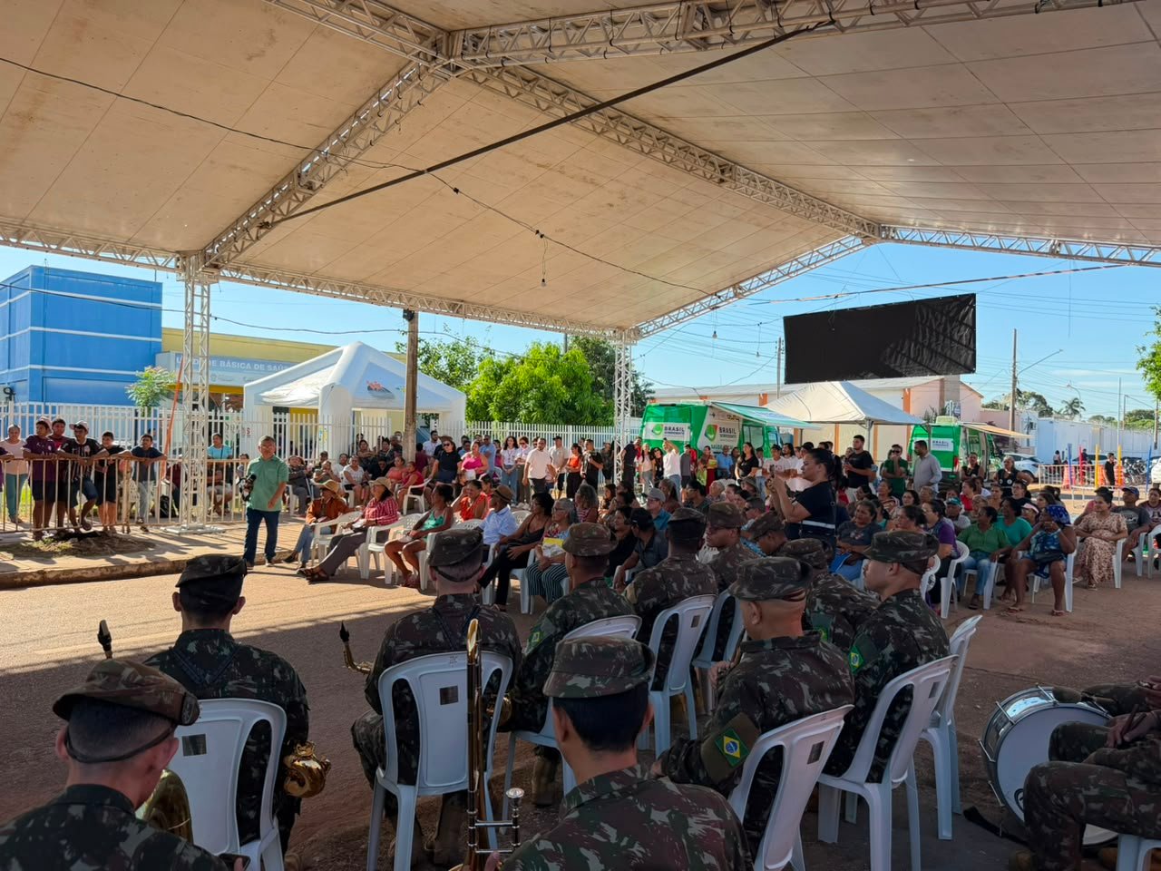Conexão Cidadã em Cáceres atende mais de mil pessoas no Vista Alegre