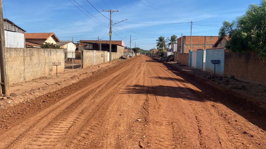 Obras de drenagem no Distrito de Caramujo avançam em Cáceres