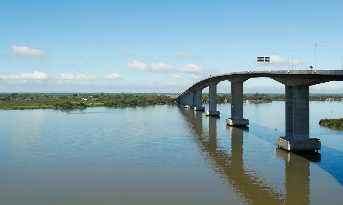 Risco de inundação em Porto Alegre: Defesa Civil alerta para Guaíba