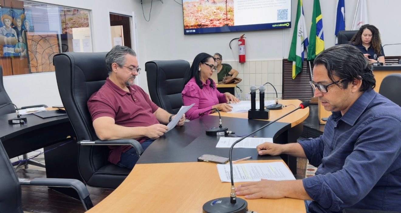 CCJ da Câmara de Cáceres analisa emendas e autonomia escolar