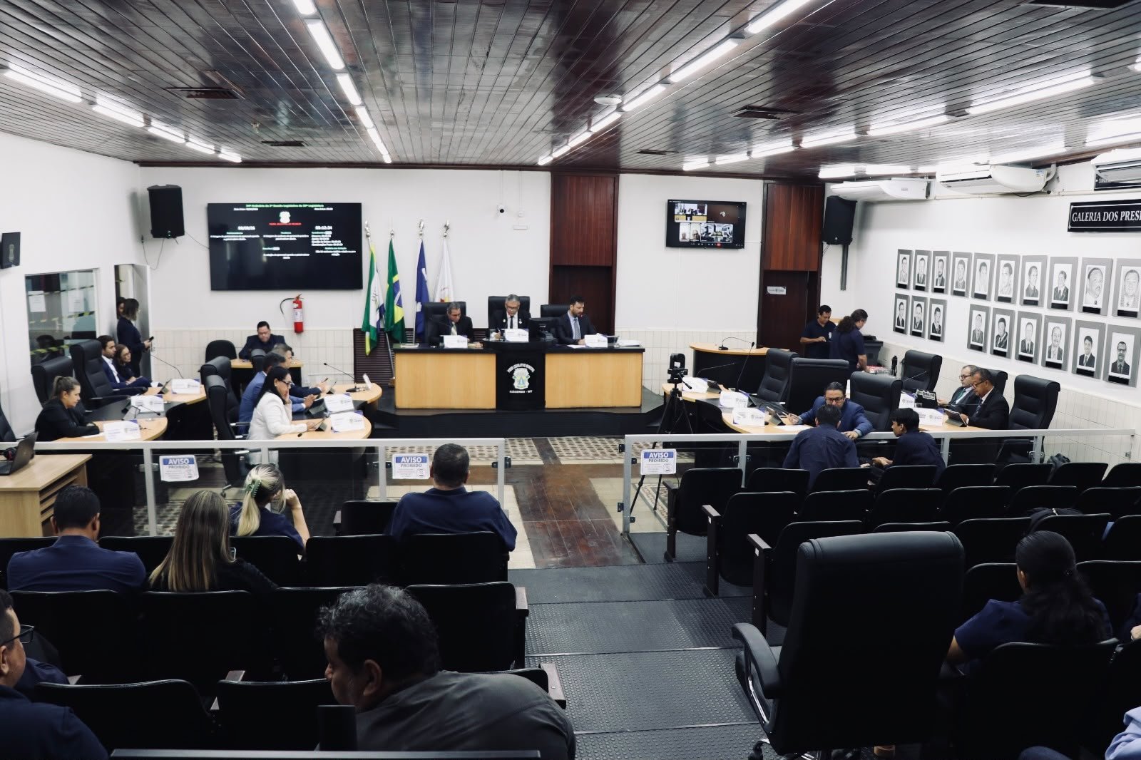 Selo Empresa Amiga da Mulher: Câmara de Cáceres aprova projeto