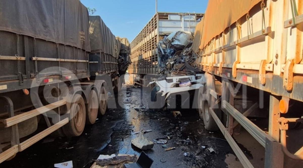Engavetamento na BR-163: uma morte em colisão de 4 carretas
