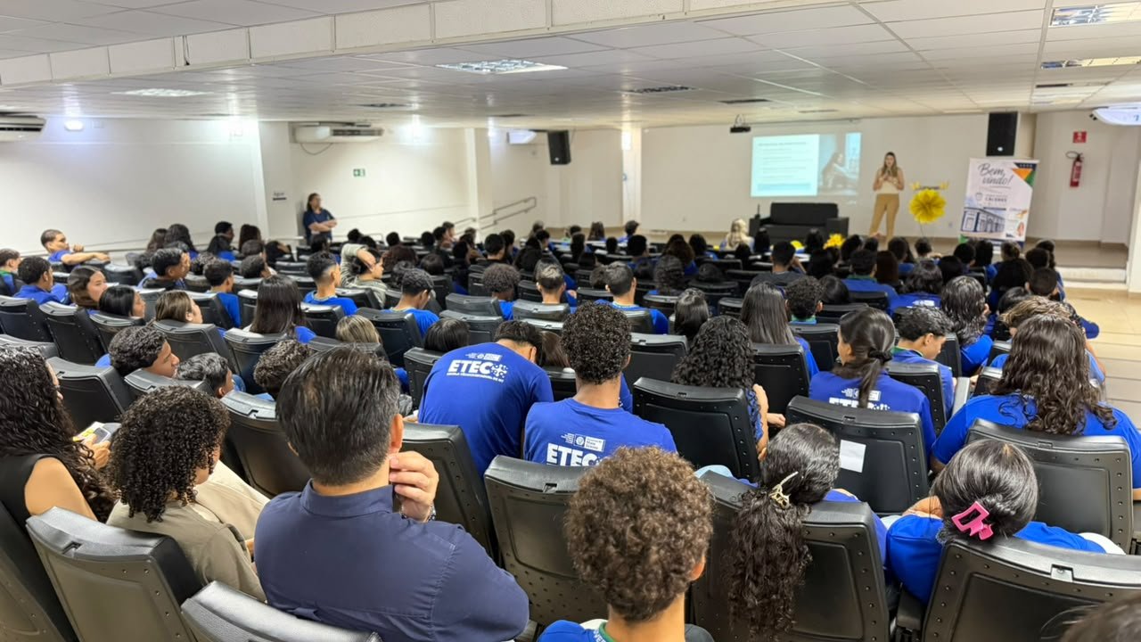 Câmara de Cáceres leva valorização da vida a estudantes