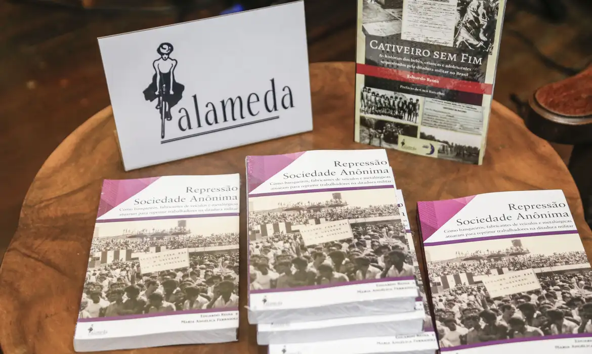 Empresas na ditadura militar: livro expõe colaboração de montadoras