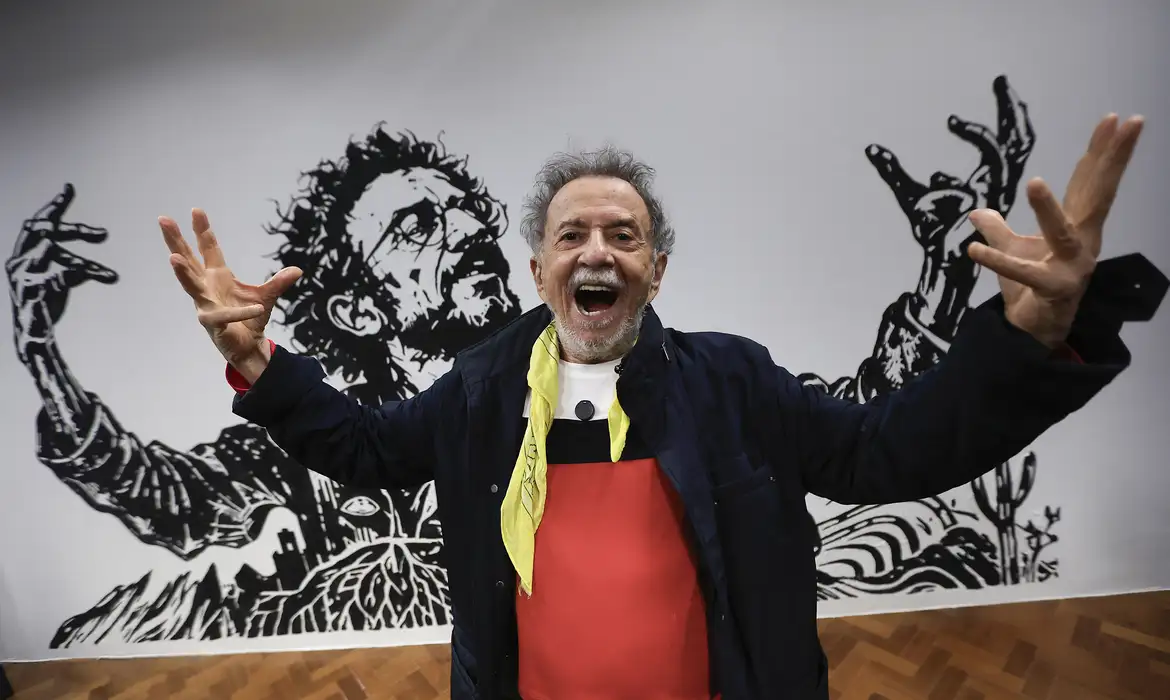 Exposição de Tom Zé: Caixa Cultural celebra 90 anos do artista