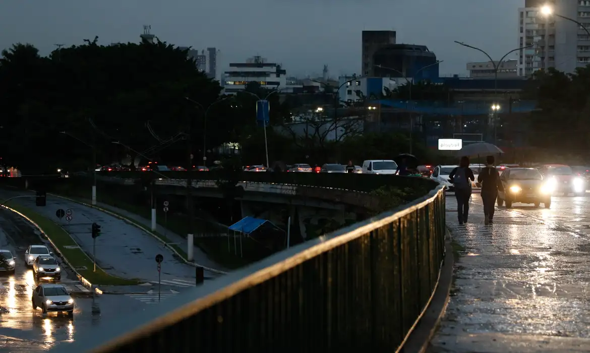 Chuvas no Centro-Oeste e Sudeste: Inmet alerta para tempestades