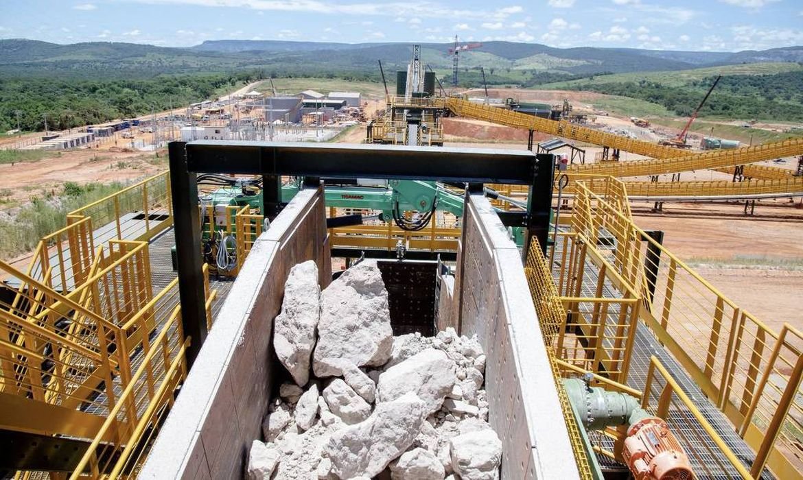 Empregos em minerais críticos: Brasil registra 129 mil postos