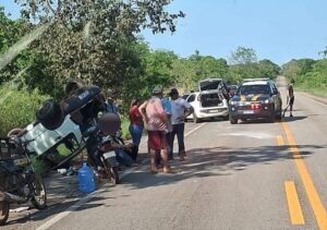 Capotamento na BR-070: Vítima é socorrida em Cáceres