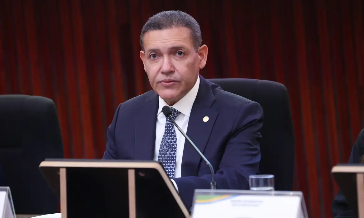 TSE suspende postagens ilegais contra Lula por ordem de Nunes Marques
