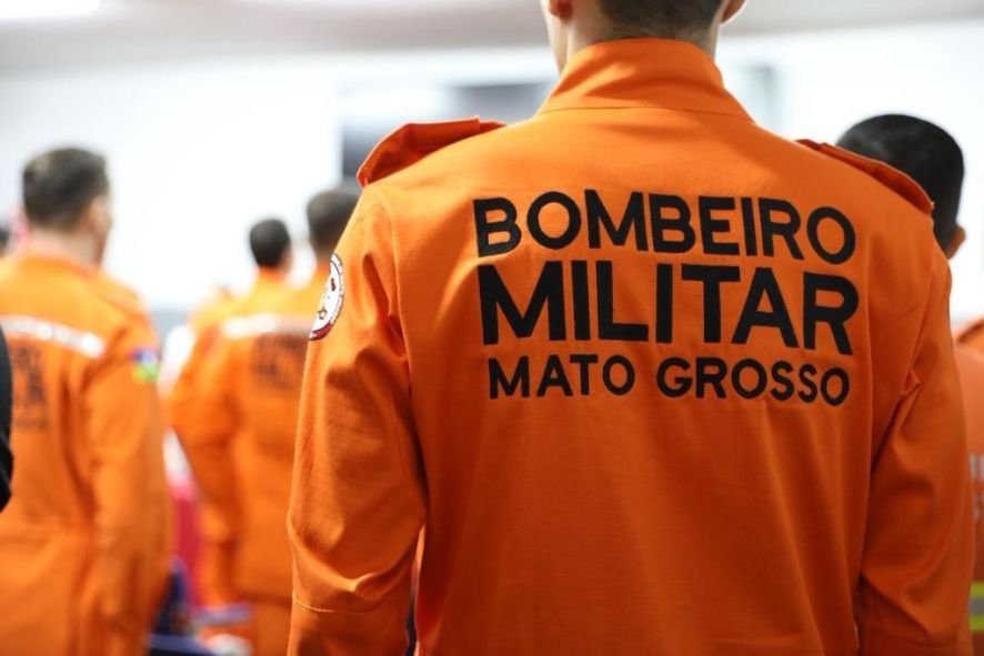 Corpo de Bombeiros combate incêndios florestais em MT