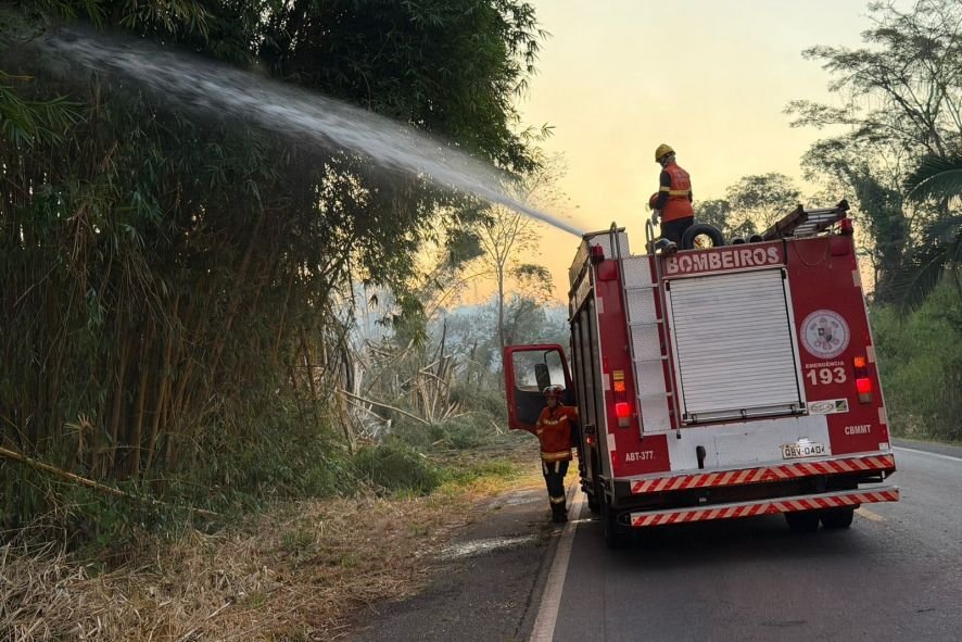 Corpo de Bombeiros combate nove incêndios florestais em MT