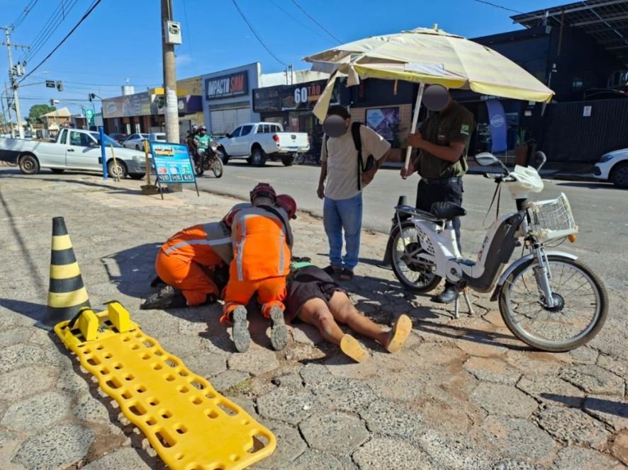 Colisão de motocicleta em Cáceres: Bombeiros socorrem vítima