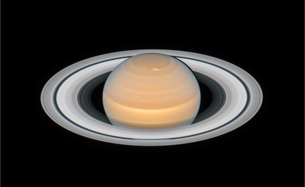A observação de Saturno ganha destaque no céu noturno