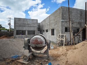 UBS da Vila Irene em Cáceres: Prefeita assina ordem de serviço